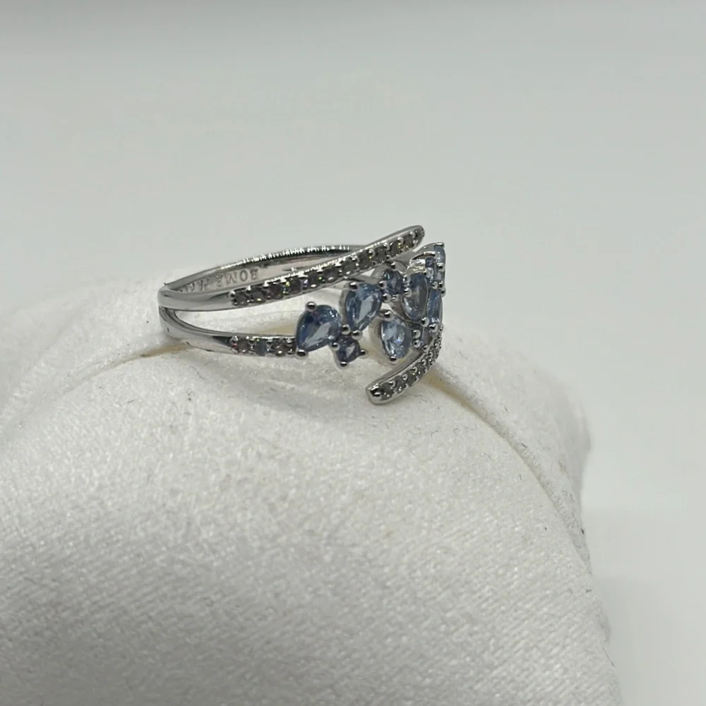 Elegant Rhodium and Blue Gemstone Ring No Bag No Tag Never worn Size 9 - Picture 2 of 4